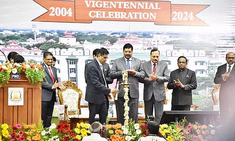மதுரை ஐகோர்ட்டு கிளை நீதியை மட்டுமல்ல, சமூக மாற்றத்தையும் வழங்கி உள்ளது- நீதிபதி பேச்சு
