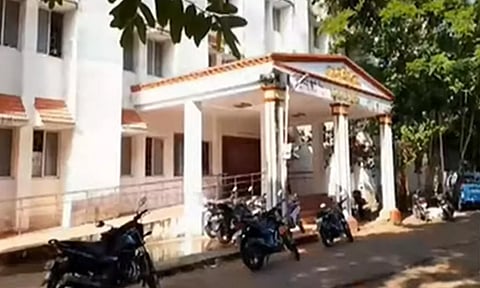 அரசு மருத்துவக் கல்லூரி விடுதியில் மருத்துவ மாணவர் மர்மமான முறையில் மரணம்- போலீஸ் விசாரணை