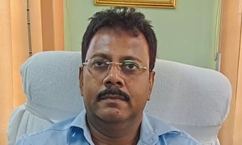 கொல்கத்தா பெண் மருத்துவர் கொலை விவகாரம் - கல்லூரி முதல்வர் ராஜினாமா