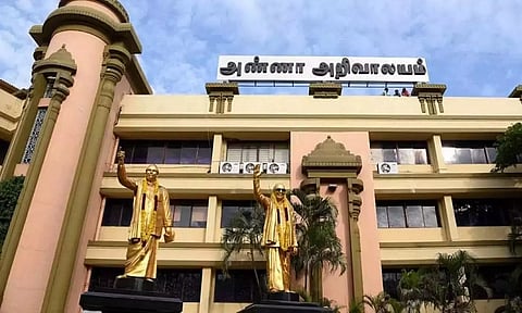 தி.மு.க.வில் அதிரடி மாற்றம்: 2 தொகுதிக்கு ஒரு மாவட்ட செயலாளர்