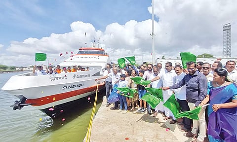 நாகையில் இருந்து இலங்கைக்கு கப்பல் சேவை தொடங்கியது
