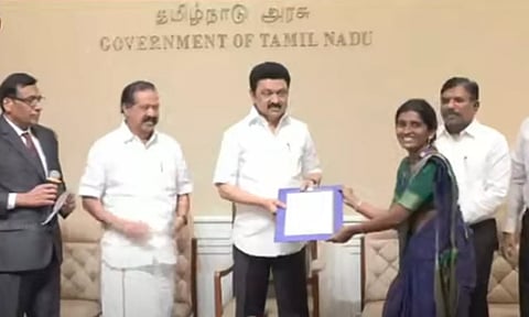 120 மாணவர்களுக்கு ஆராய்ச்சி ஊக்கத்தொகை வழங்கினார் முதலமைச்சர்