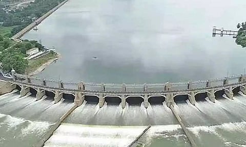மேட்டூர் அணையின் நீர்மட்டம் குறைந்தது
