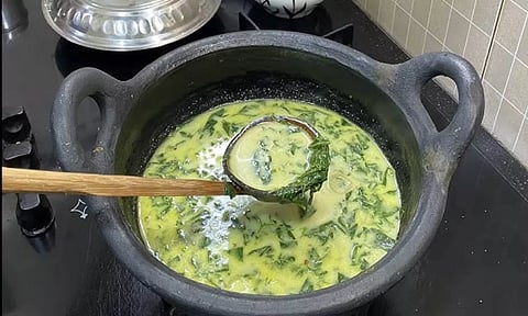 வயிற்றுப்புண்களை ஆற்றும் அகத்திக்கீரை தேங்காய்ப்பால் கிரேவி