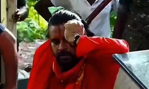 திருப்பதி பாதயாத்திரையின்போது படியேற முடியாமல் ஓய்வெடுத்த பவன் கல்யாண் - வீடியோ