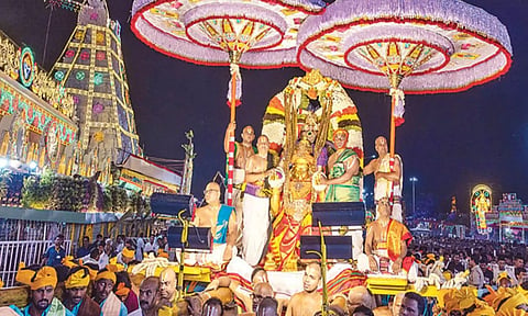 திருப்பதியில் முதல் முறையாக 7 மணி நேரம் நடந்த கருட சேவை: பக்தர்கள் மகிழ்ச்சி