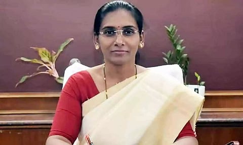 பெண்கள் பணிபுரியும் அனைத்து நிறுவனங்களிலும் புகார் குழு அமைக்க வேண்டும்- கலெக்டர் உத்தரவு