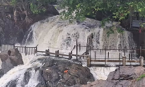ஒகேனக்கல் காவிரி ஆற்றில் நீர்வரத்து 18 ஆயிரம் கனஅடியாக அதிகரிப்பு