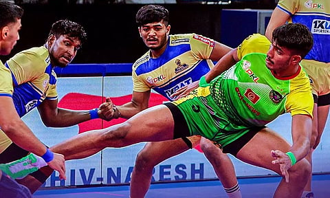 புரோ கபடி லீக்: திரில் வெற்றி பெற்றது பாட்னா பைரேட்ஸ்
