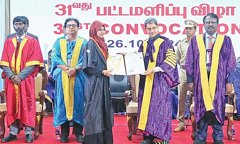 மனோன்மணியம் சுந்தரனார் பல்கலைக்கழக பட்டமளிப்பு விழா: பட்டங்களை வழங்கினார் கவர்னர்