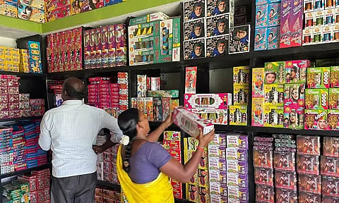 சிவகாசியில் தயாரான பட்டாசுகள் ரூ.6 ஆயிரம் கோடிக்கு விற்பனை