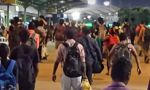 சென்னைக்கு திரும்பிய பொதுமக்கள்- ஸ்தம்பித்த கிளாம்பாக்கம் பேருந்து நிலையம்