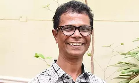 நகைச்சுவை நடிகர் இந்திரன் 7-ம் வகுப்பு தேர்வில் தேர்ச்சி: 59.4 சதவீத மதிப்பெண் பெற்றார்