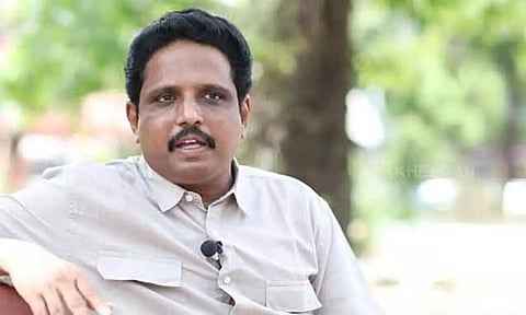 சாலைகளை சீரமைக்க மதுரை மாநகராட்சிக்கு சு.வெங்கடேசன் எம்.பி. கோரிக்கை
