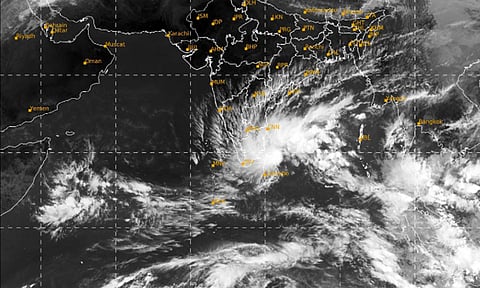 சென்னை அருகே கரையை கடக்கும் 'ஃபெங்கல்' - பிரதீப் ஜான் கணிப்பு