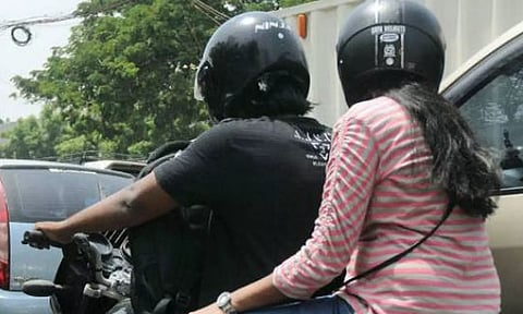 புதுச்சேரியில் இரு சக்கர வாகன ஓட்டிகளுக்கு கட்டாய ஹெல்மெட்- ஜனவரி முதல் அமல்