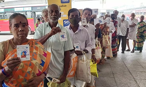 மூத்த குடிமக்களுக்கான கட்டணமில்லா பேருந்து பயண டோக்கன் 21-ந்தேதி முதல் வழங்கப்படும்