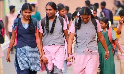 அரையாண்டு விடுமுறை முடிந்து நாளை பள்ளிகள் திறப்பு