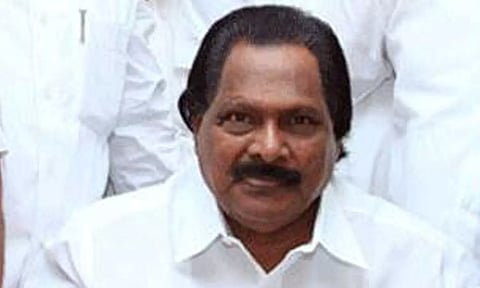 அ.தி.மு.க. அவைத் தலைவர் தமிழ்மகன் உசேன் ஆஸ்பத்திரியில் அனுமதி