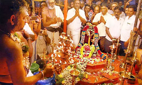 குடும்ப சாபங்கள் விலகும் `பத்ரதீப வழிபாடு'