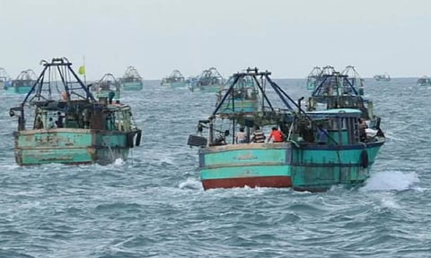 காரைக்கால் மீனவர்கள் மீது துப்பாக்கிச் சூடு- இலங்கை கடற்படை நடவடிக்கை