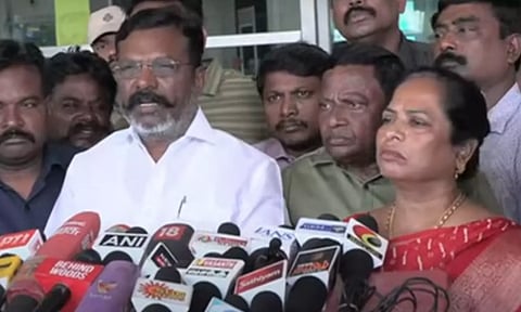 கட்சி கொடி கட்டியதாலேயே தி.மு.க. என ஆகிவிடாது- திருமாவளவன்