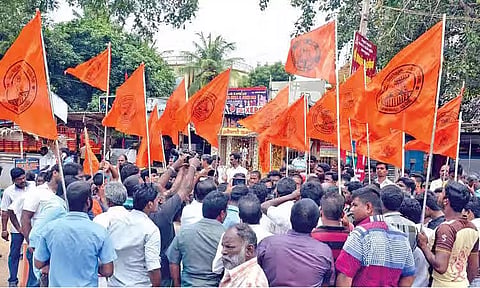 கோவையில் தடையை மீறி இந்து முன்னணியினர் போராட்டம்: 90 பேர் மீது வழக்கு