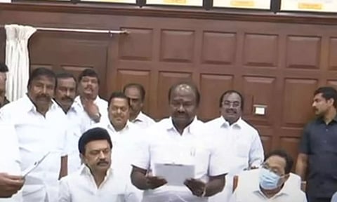 ஈரோடு கிழக்கு தொகுதி சட்டமன்ற உறுப்பினராக பதவியேற்றார் வி.சி.சந்திரகுமார்