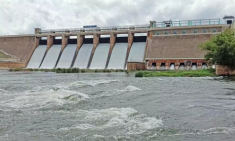 வைகை அணையில் தண்ணீர் திறப்பு குறைப்பு