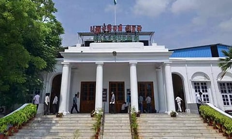 புதுச்சேரி எம்.எல்.ஏ.க்கள் நேபாள நாட்டுக்கு சுற்றுலா பயணம்