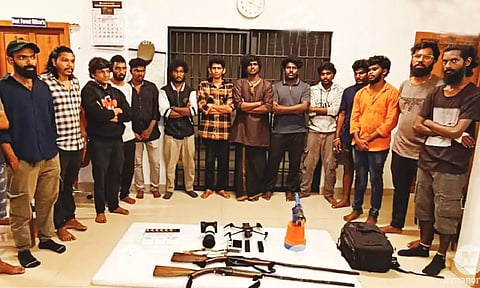 தடைசெய்யப்பட்ட பகுதிக்குள் அத்துமீறி நுழைந்த ஆவண படக்குழுவினர்: 15 பேர் கைது