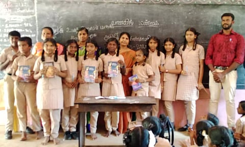 சண்முகாபுரம் அரசு உயர் நிலைப் பள்ளியில் அறிவியல் கண்காட்சி