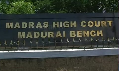 தங்க நகை கடன் சுற்றறிக்கை- ரிசர்வ் வங்கியின் தலைமை பொது மேலாளருக்கு நோட்டீஸ்