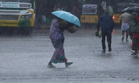 வளிமண்டல கீழடுக்கு சுழற்சி: நீலகிரி, தென்காசி மாவட்டங்களில் இன்று கனமழைக்கு வாய்ப்பு