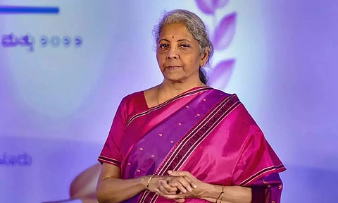 கட்சி தொடக்க நாள்: பா.ஜ.க. மாவட்ட தலைவர்களுக்கு நட்சத்திர ஓட்டலில் விருந்து அளித்த நிர்மலா சீதாராமன்
