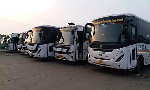 கோடை விடுமுறையில் சொந்த ஊர் செல்ல ஆர்வம்: அரசு விரைவு பஸ்களில் 1.10 லட்சம் பேர் முன்பதிவு