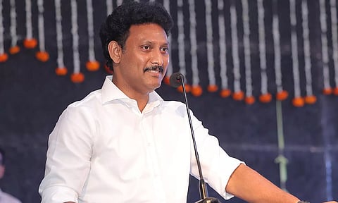 கோடை விடுமுறைக்கு பின்னர் பள்ளிகள் திறப்பு தள்ளிப்போகுமா? அமைச்சர் அன்பில் மகேஷ் பொய்யாமொழி பதில்