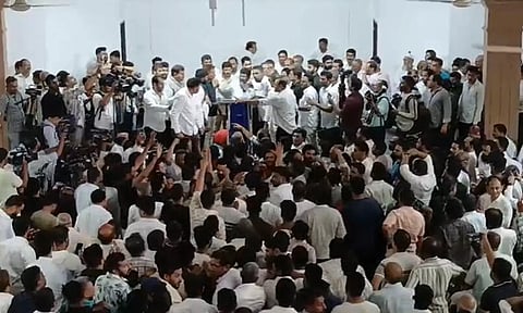 கொலை வழக்கு- கர்நாடகாவில் 200 முஸ்லிம் காங்கிரஸ் நிர்வாகிகள் ராஜினாமா