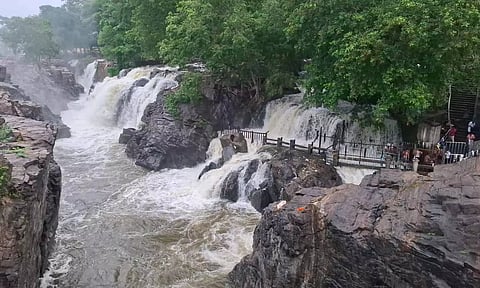 ஒகேனக்கல்லுக்கு நீர்வரத்து 7,500 கனஅடியாக அதிகரிப்பு
