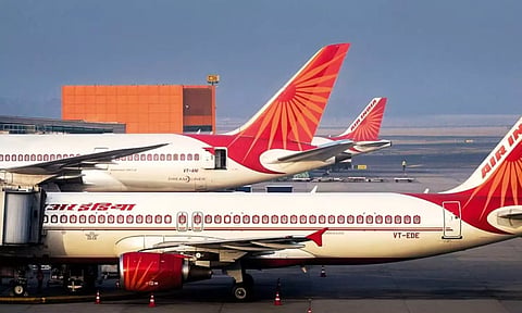 பாதுகாப்பு விதிமீறல்.. ஏர் இந்தியாவின் 3 மூத்த அதிகாரிகளை நீக்க DGCA உத்தரவு