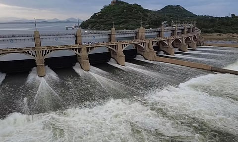 மேட்டூர் அணையில் இருந்து காவிரி ஆற்றில் வினாடிக்கு 58 ஆயிரம் கனஅடி தண்ணீர் திறப்பு