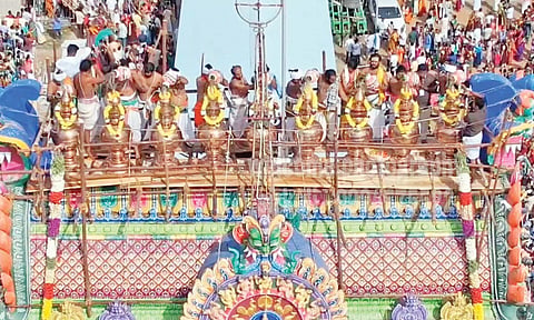 திருவெண்காடு சுவேதாரண்யேஸ்வரர் கோவில் கும்பாபிஷேகம் - பல்லாயிரக்கணக்கான பக்தர்கள் தரிசனம்