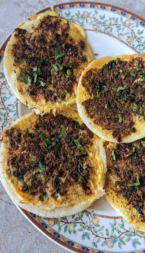 சூப்பரான மட்டன் கீமா தோசை செய்வது எப்படி