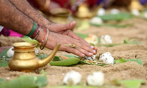 ஆடி அமாவாசை: தர்ப்பணத்தில் செய்ய வேண்டியதும், செய்யக்கூடாததும்...