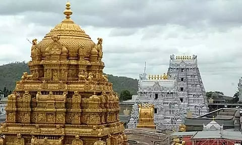 திருப்பதி கோவிலில் 12 மணி நேரம் காத்திருந்து பக்தர்கள் சாமி தரிசனம்