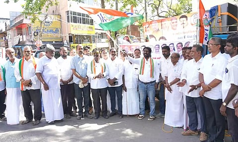 INTUC சார்பில் நடைபெற்ற வாகன பிரச்சார பயணத்தை குமரி எம்பி விஜய்வசந்த் துவக்கி வைத்தார்
