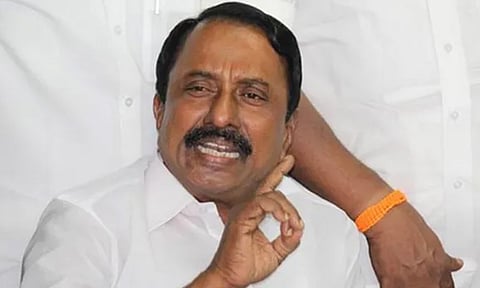 அ.தி.மு.க.வில் இருந்து விலக முடிவா? 5-ந்தேதி வரை பொறுத்திருங்கள்- செங்கோட்டையன்