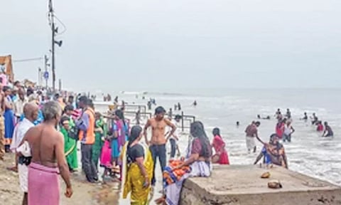 பாவங்கள் போக்கும் வேளாங்கண்ணி கடல்