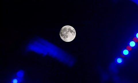ஆண்டின் முதல் Super Moon... இரவு வானில் ஒளிரும் முழு நிலவு!