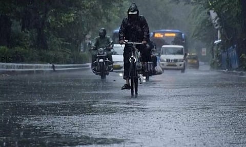 ஒரு வாரத்திற்கு வெளுத்து வாங்கப்போகும் கனமழை... மக்களே உஷார்